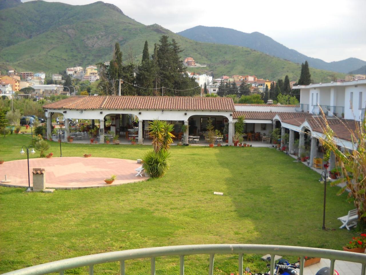 Hotel Domu Incantada 3*